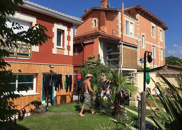 Zenith Hostel-la Surf House * ラカノー